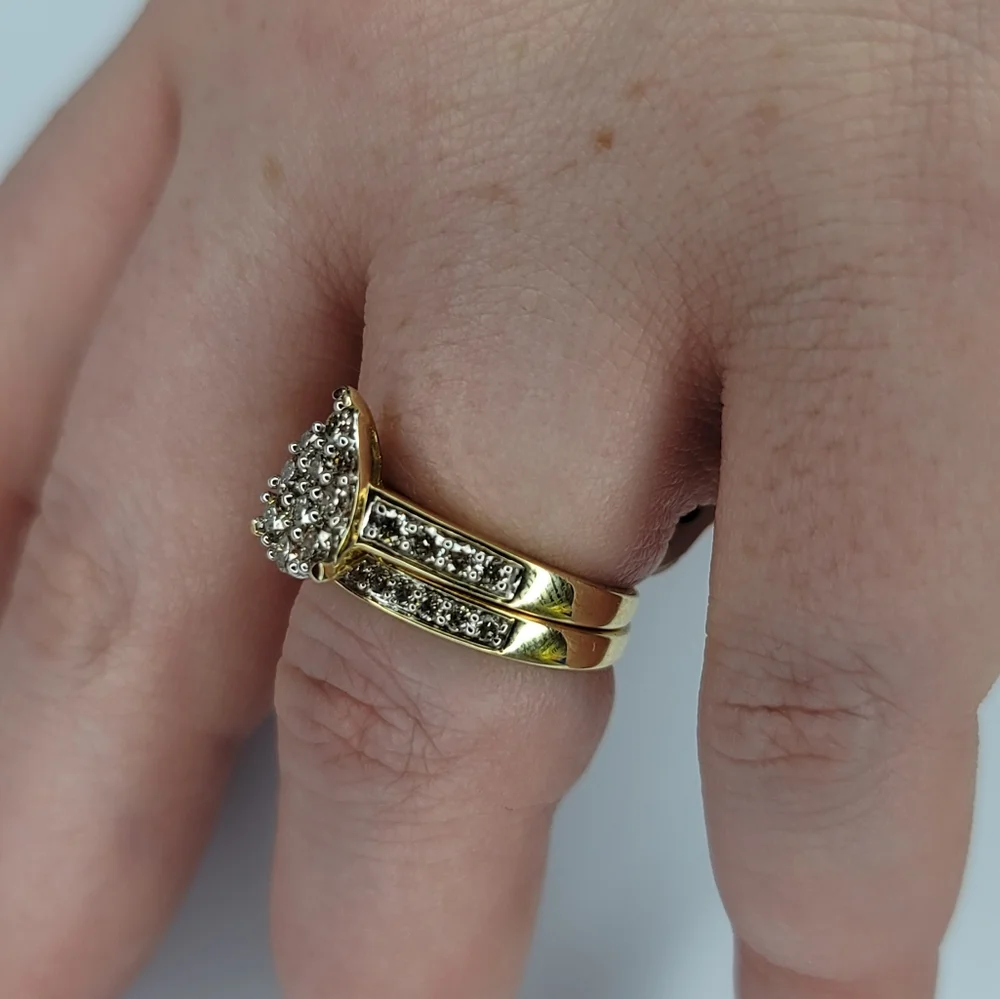 10K Diamond Ring Set - Picture 5 of 16